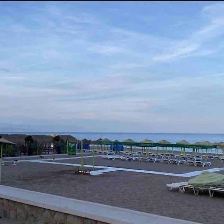 Newly Refurbished Modern 2-Bed Apartment In Heart Of Torremolinos Zewnętrze zdjęcie