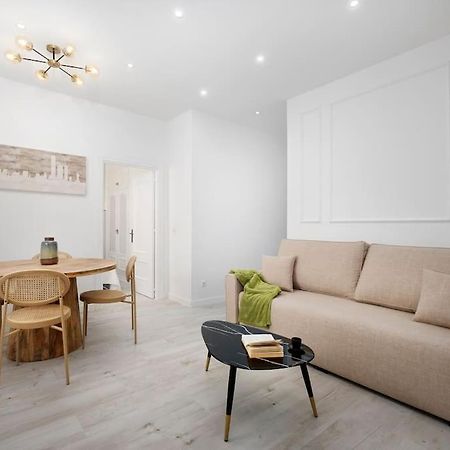 Newly Refurbished Modern 2-Bed Apartment In Heart Of Torremolinos Zewnętrze zdjęcie