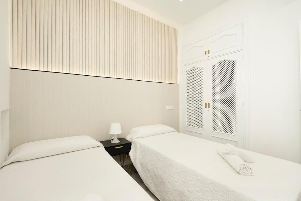 Newly Refurbished Modern 2-Bed Apartment In Heart Of Torremolinos Zewnętrze zdjęcie