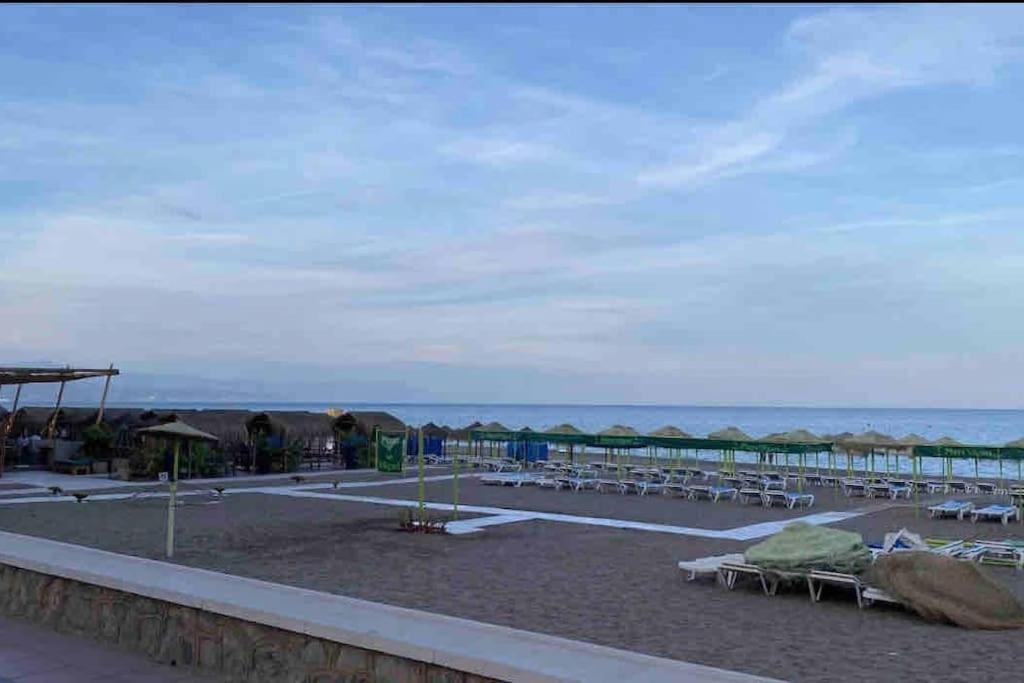 Newly Refurbished Modern 2-Bed Apartment In Heart Of Torremolinos Zewnętrze zdjęcie